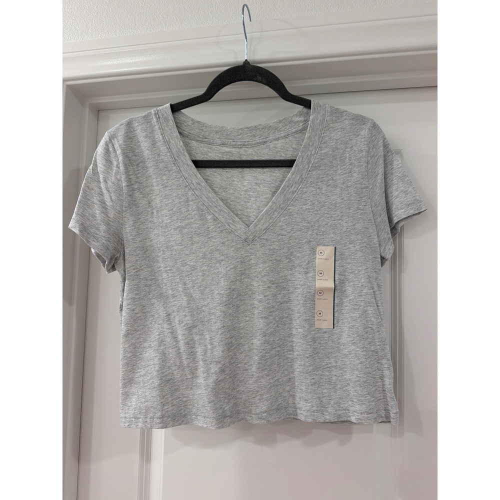 Universal Thread V-Neck T-Shirt Womens Size M Gray Cropped Short Sleeve Cotton